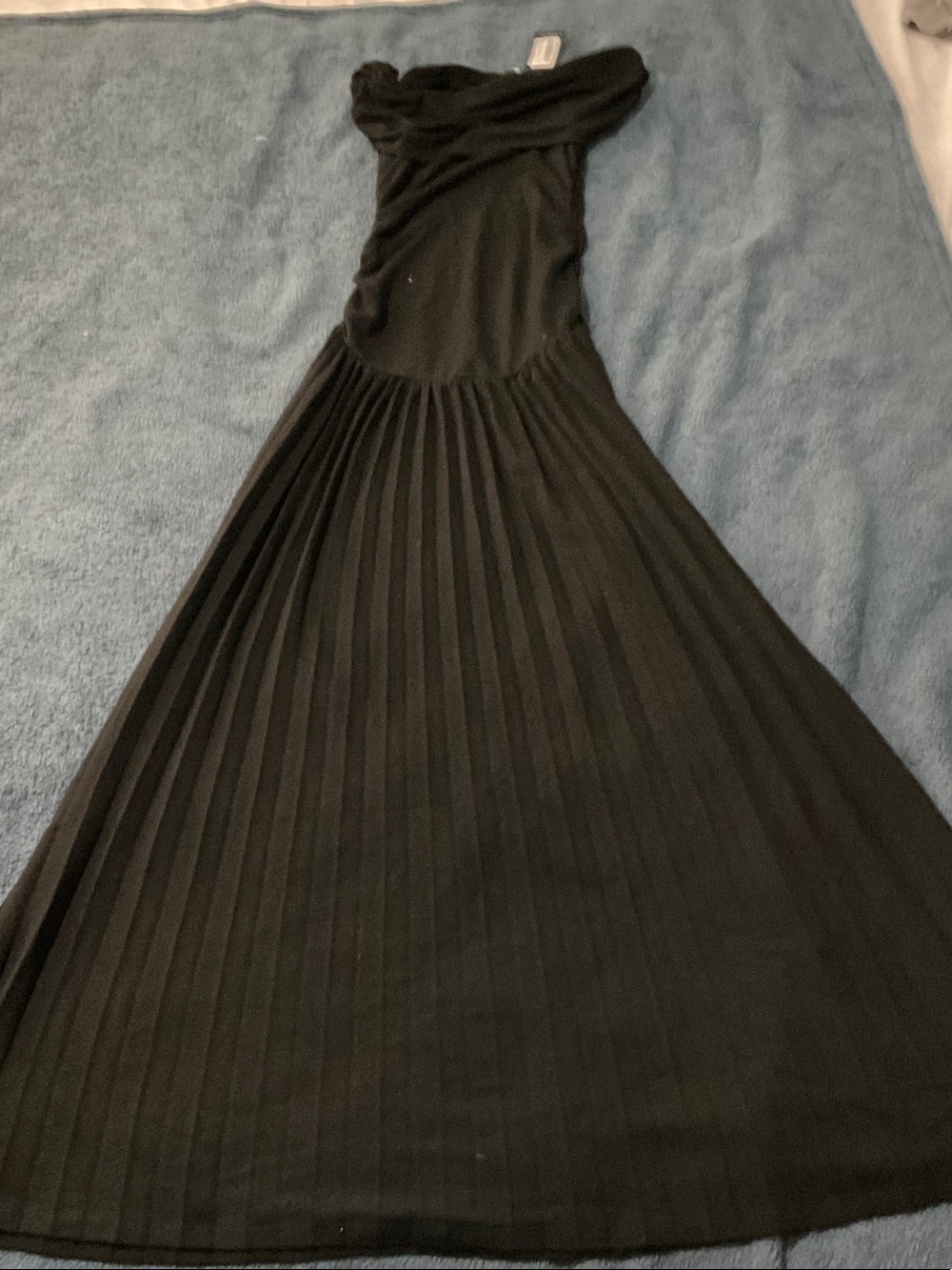Lioness Black Off-the-Shoulder Pleated Maxi Dress